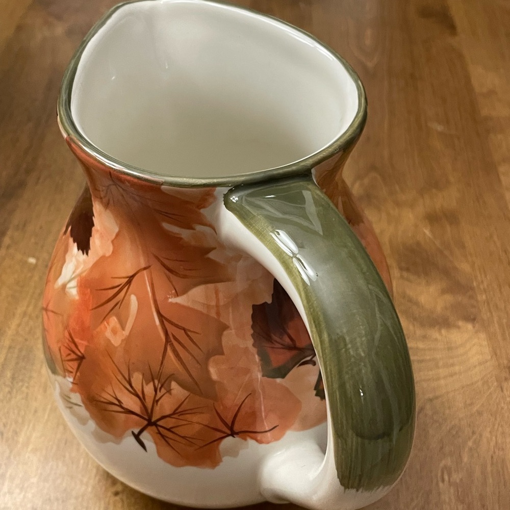 Ceramic Leaf Pitcher -Perfect for Fall/Thanksgiving. Great condition $20.00